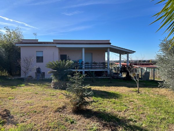 casa indipendente in vendita a Nettuno