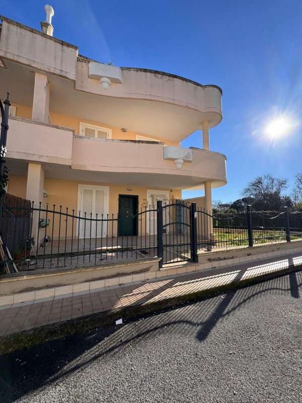 casa indipendente in vendita a Nettuno