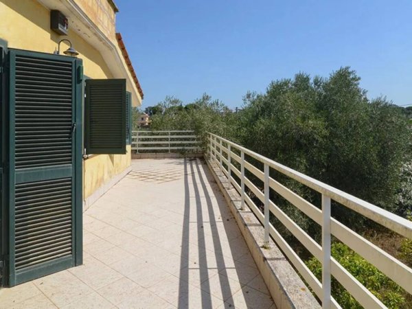 casa indipendente in vendita a Nettuno