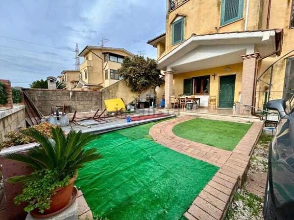 casa indipendente in vendita a Nettuno