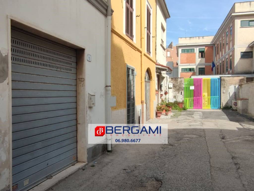 negozio in vendita a Nettuno