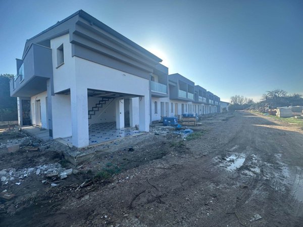 casa indipendente in vendita a Nettuno