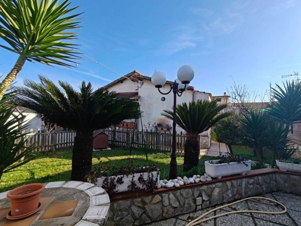 casa indipendente in vendita a Nettuno
