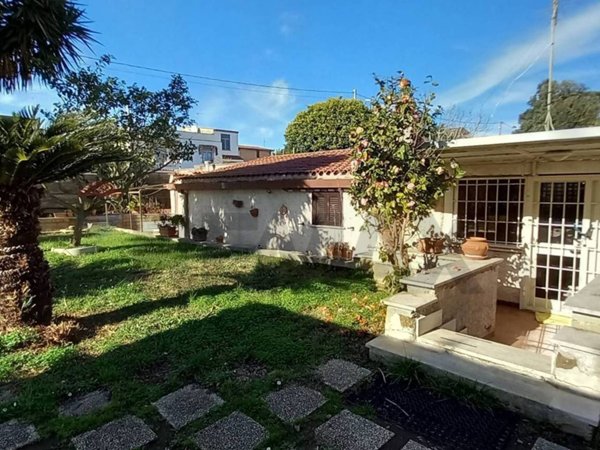 casa indipendente in vendita a Nettuno