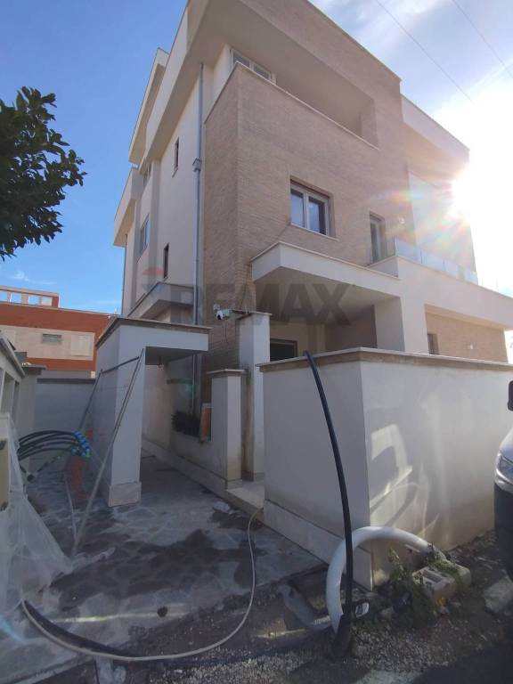 casa indipendente in vendita a Nettuno