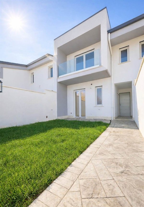 casa indipendente in vendita a Nettuno