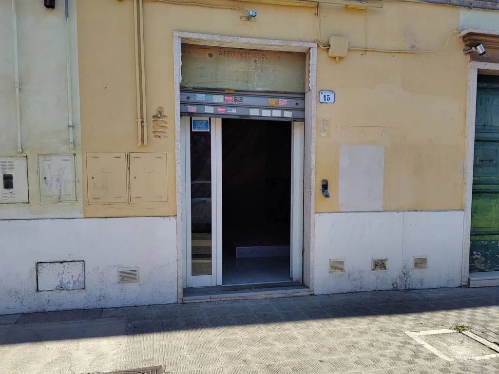 negozio in vendita a Nettuno