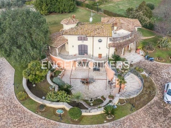 casa indipendente in vendita a Nettuno