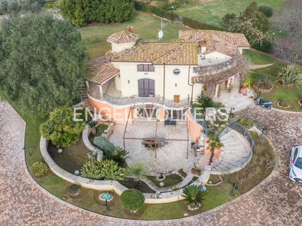 casa indipendente in vendita a Nettuno