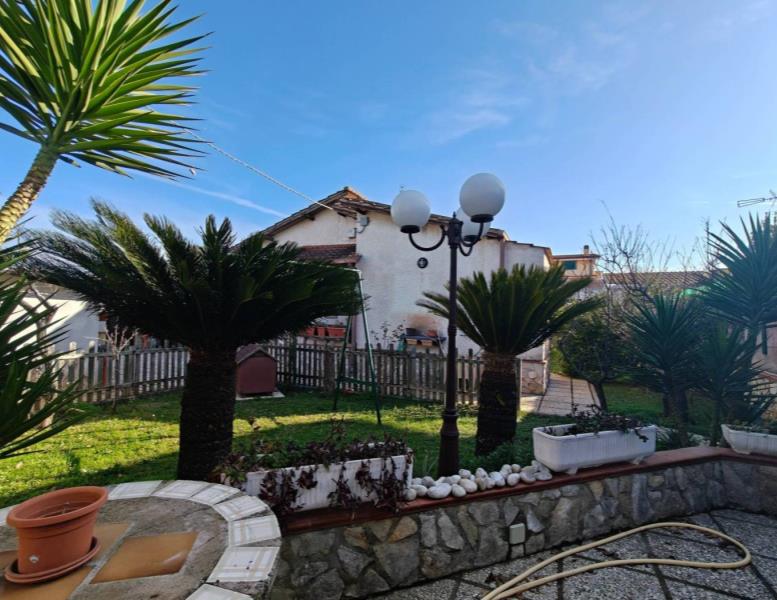 casa indipendente in vendita a Nettuno