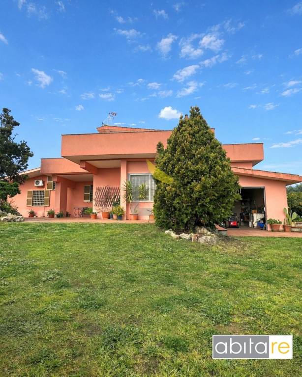 casa indipendente in vendita a Nettuno