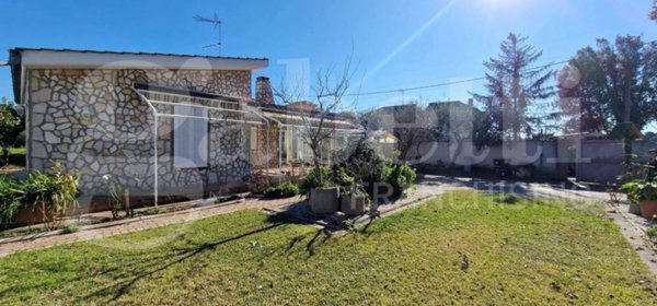 casa indipendente in vendita a Nettuno