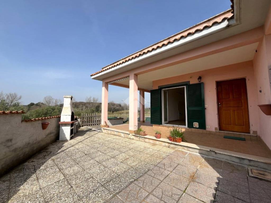 casa indipendente in vendita a Nettuno