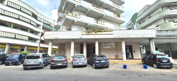 negozio in vendita a Nettuno