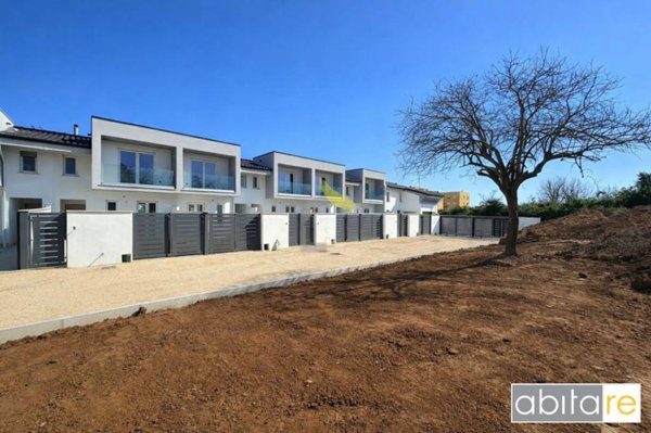 casa indipendente in vendita a Nettuno