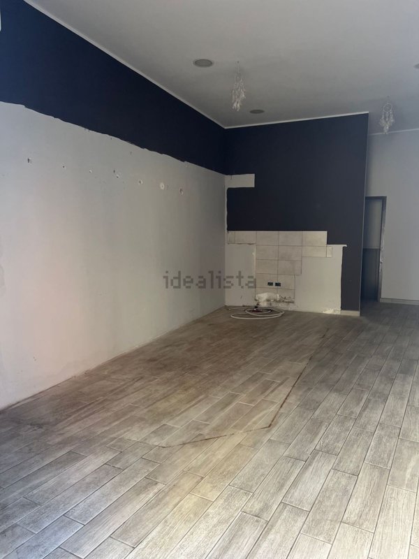 locale commerciale in vendita a Nettuno