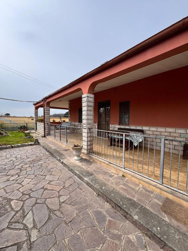 casa indipendente in vendita a Nettuno