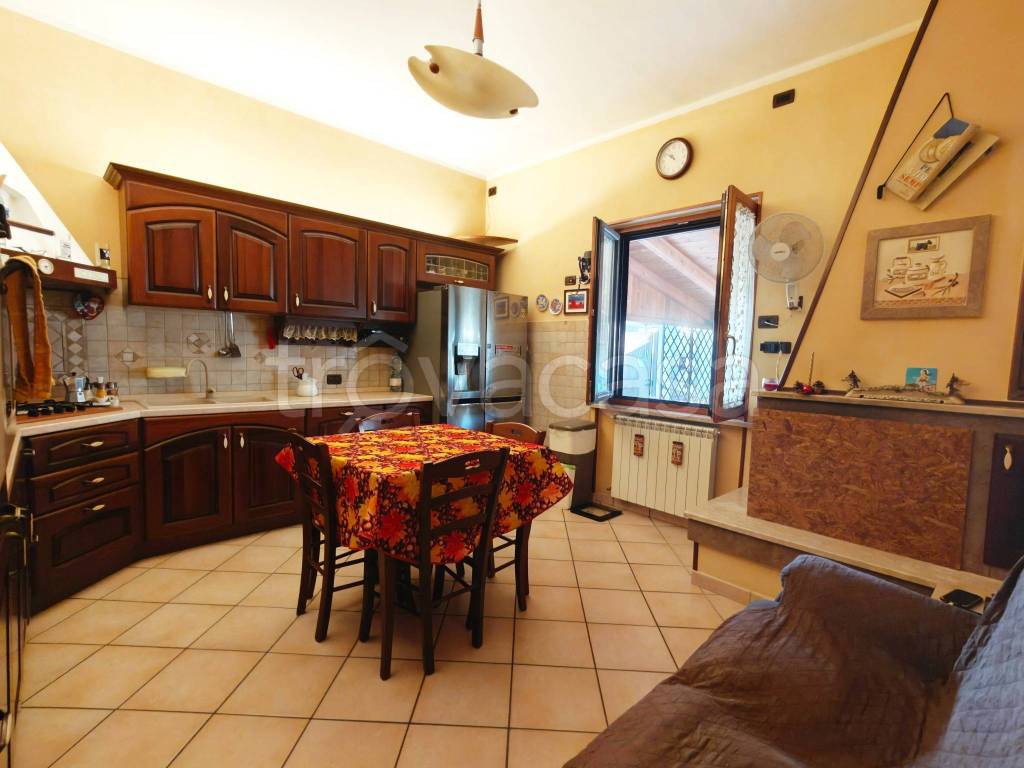 casa indipendente in vendita a Nettuno