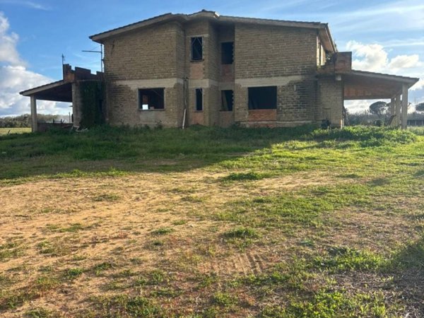 casa indipendente in vendita a Nettuno