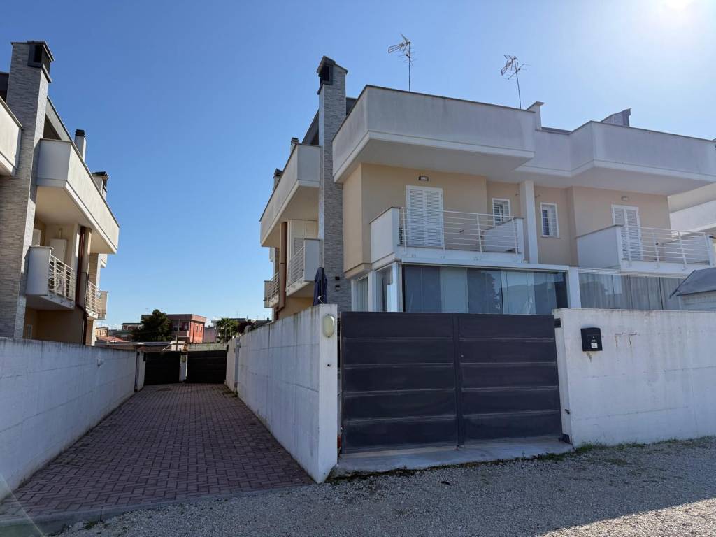 casa indipendente in vendita a Nettuno