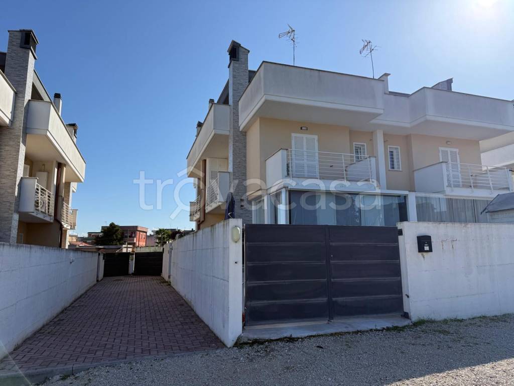 casa indipendente in vendita a Nettuno