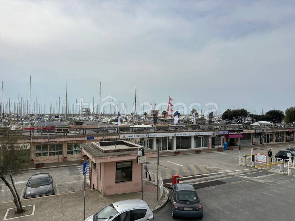 negozio in vendita a Nettuno