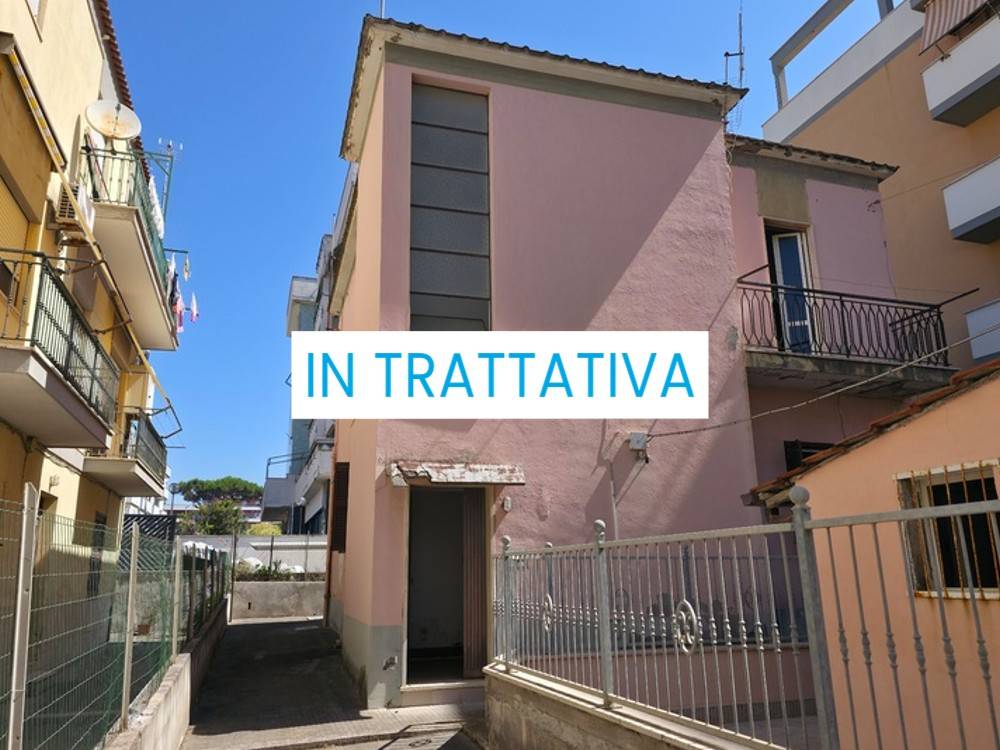 intera palazzina in vendita a Nettuno