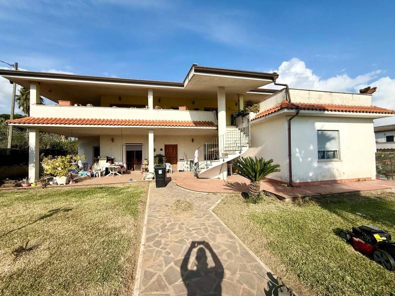 casa indipendente in vendita a Nettuno