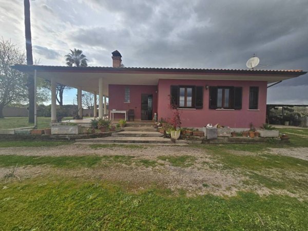casa indipendente in vendita a Nettuno