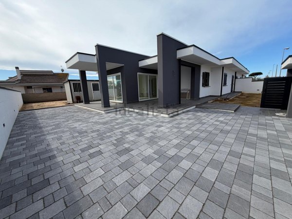 casa indipendente in vendita a Nettuno