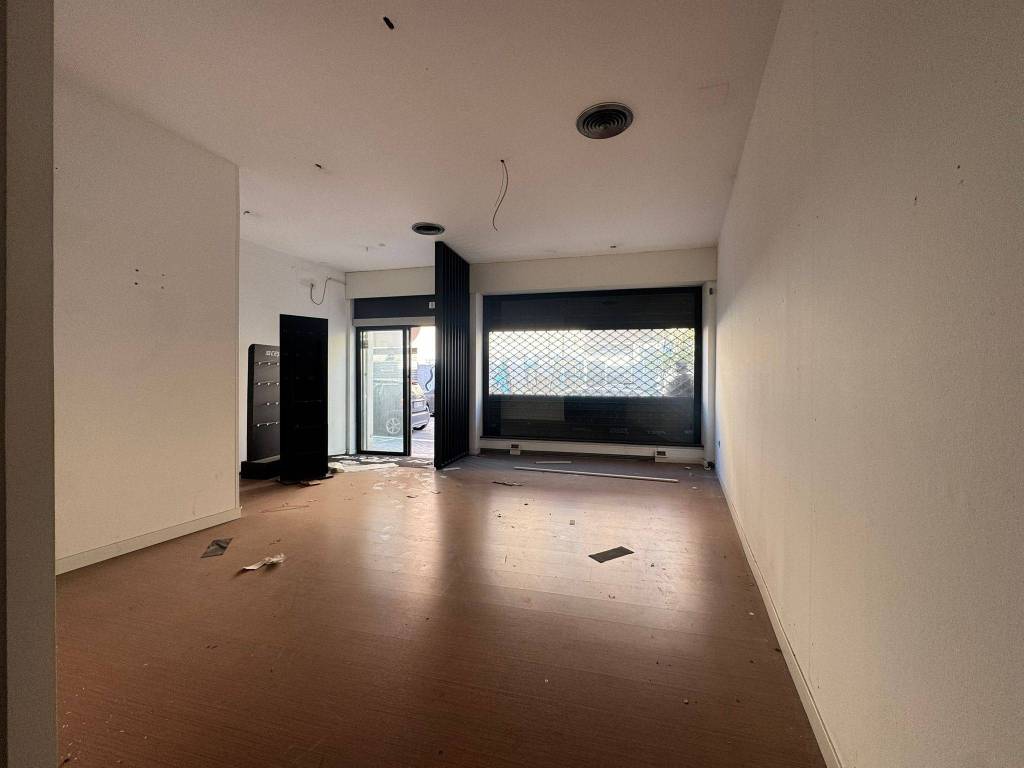 negozio in vendita a Nettuno