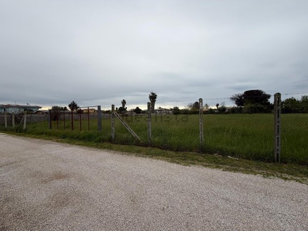 terreno edificabile in vendita a Nettuno