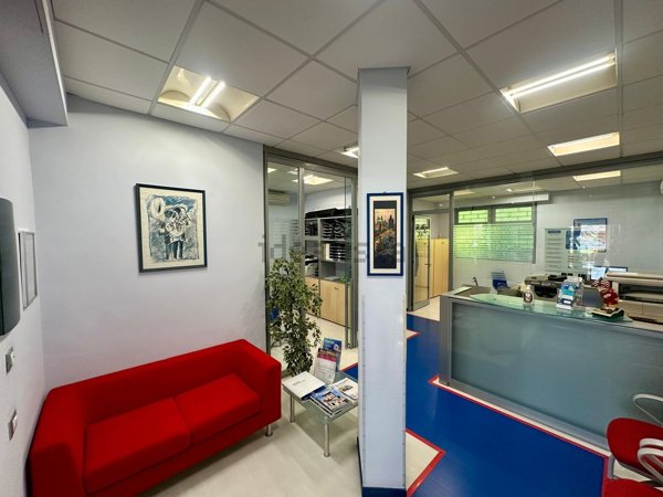 locale commerciale in vendita a Nettuno