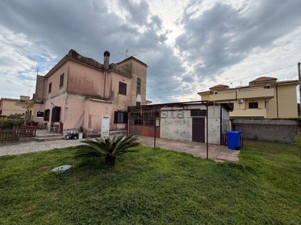 casa indipendente in vendita a Nettuno