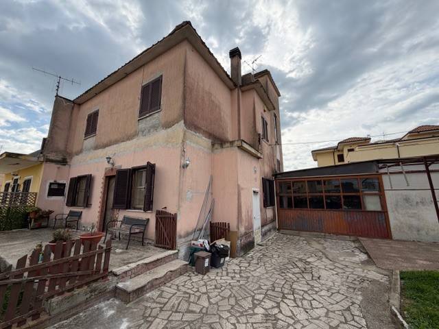 casa indipendente in vendita a Nettuno