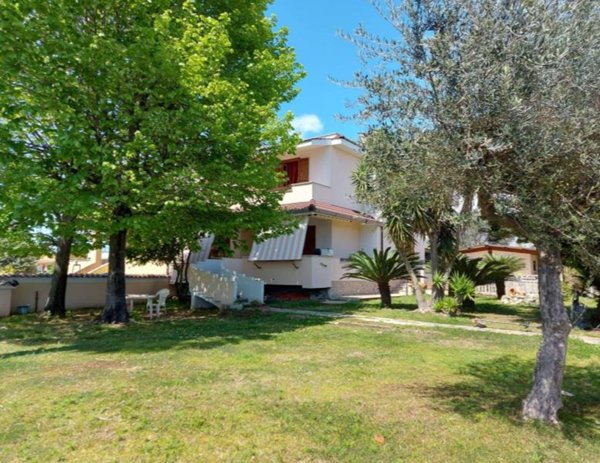 casa indipendente in vendita a Nettuno