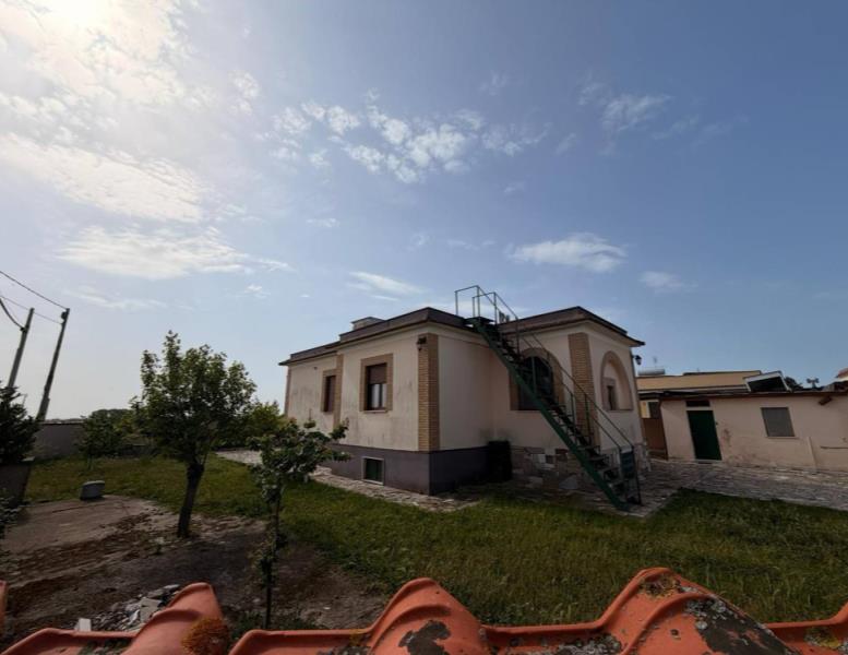 casa indipendente in vendita a Nettuno