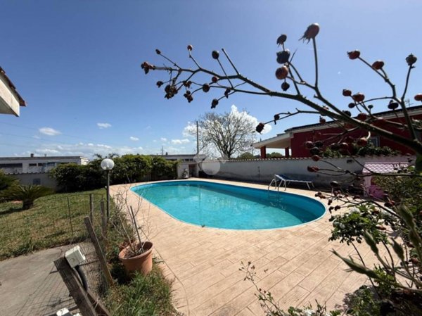 casa indipendente in vendita a Nettuno