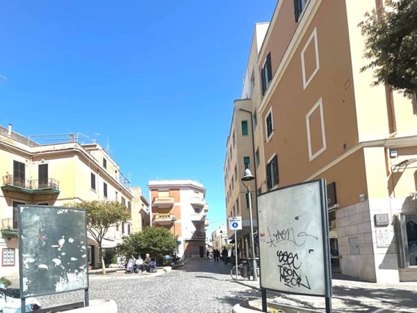 negozio in vendita a Nettuno