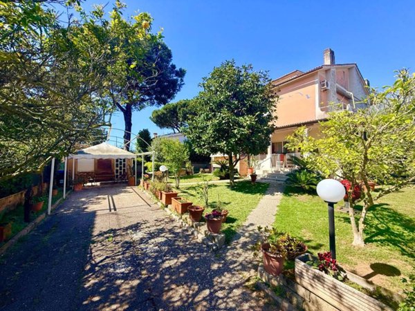 casa indipendente in vendita a Nettuno