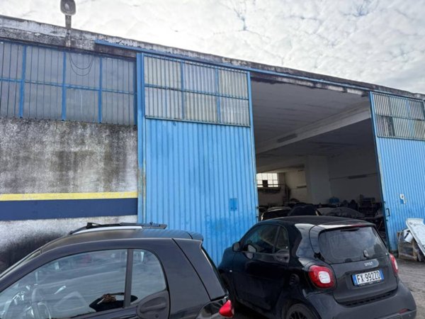 locale commerciale in vendita a Nettuno