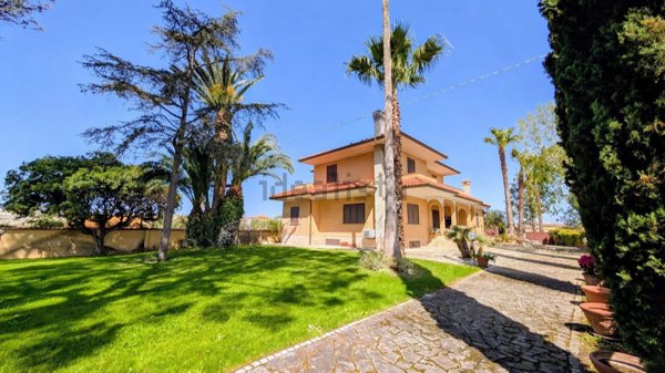 casa indipendente in vendita a Nettuno