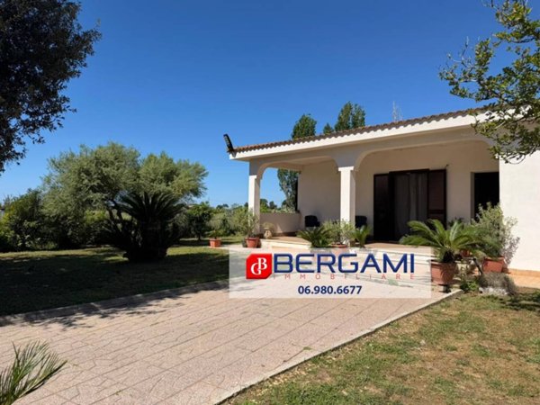 casa indipendente in vendita a Nettuno