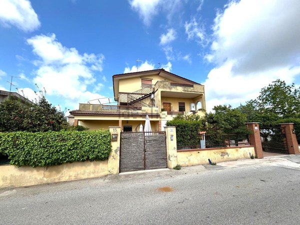 appartamento in vendita a Nettuno in zona Padiglione