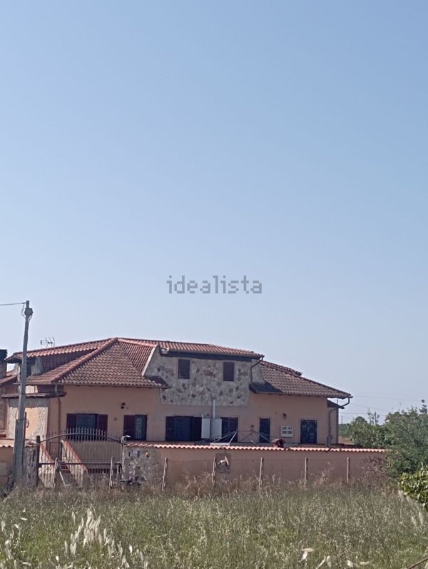 casa indipendente in vendita a Nettuno