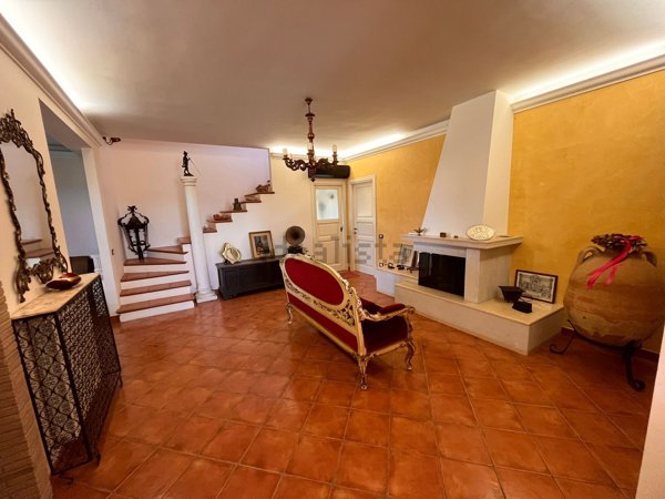 casa indipendente in vendita a Nettuno