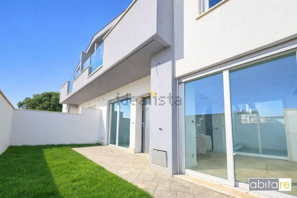 casa indipendente in vendita a Nettuno