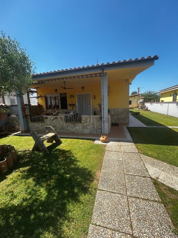 casa indipendente in vendita a Nettuno