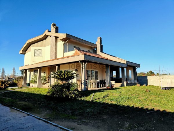 casa indipendente in vendita a Nettuno