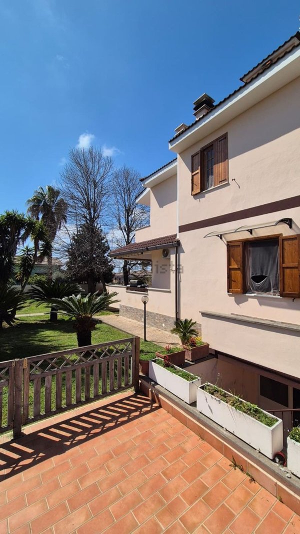 casa indipendente in vendita a Nettuno